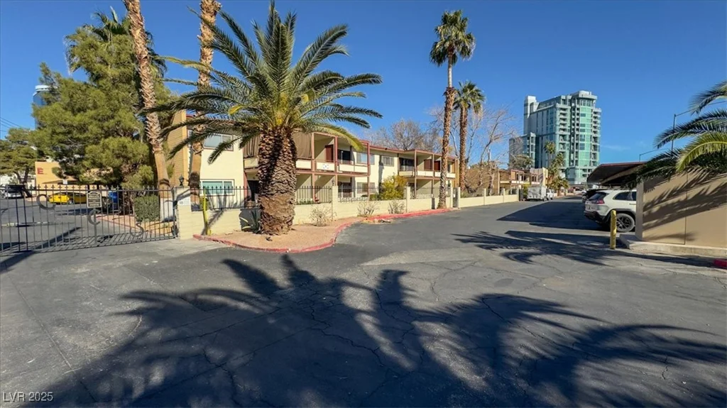 350 Desert Inn, Las Vegas, NV 89109
