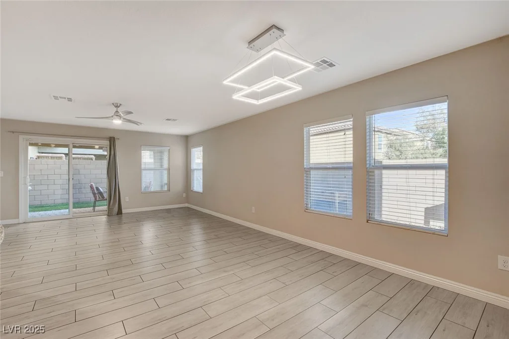 3849 Park Field, Las Vegas, NV 89120