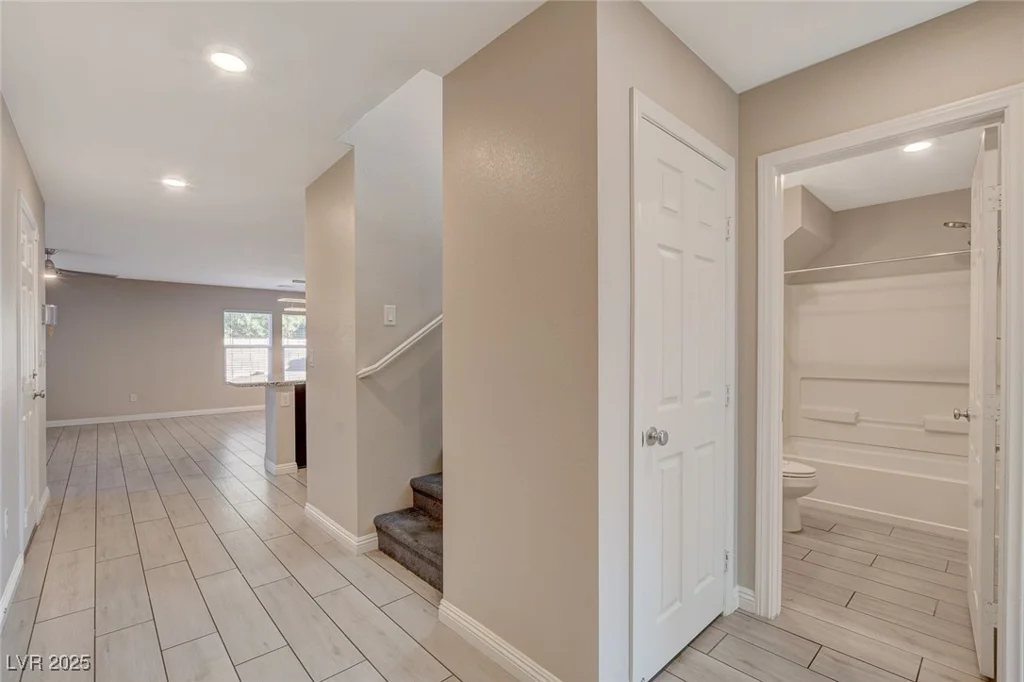 3849 Park Field, Las Vegas, NV 89120