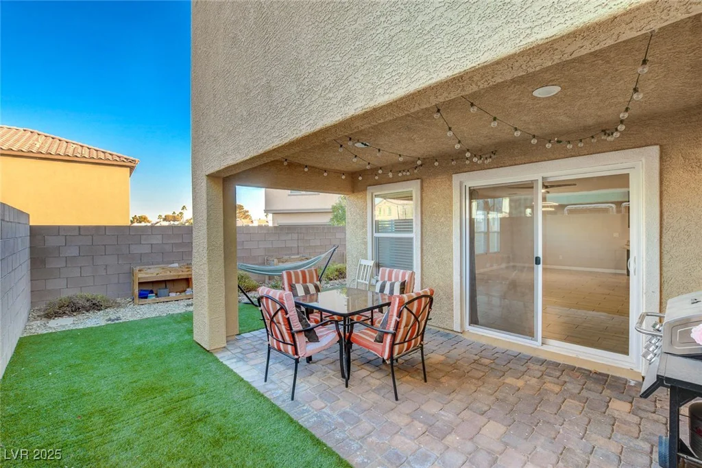 3849 Park Field, Las Vegas, NV 89120