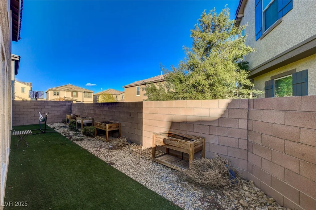 3849 Park Field, Las Vegas, NV 89120