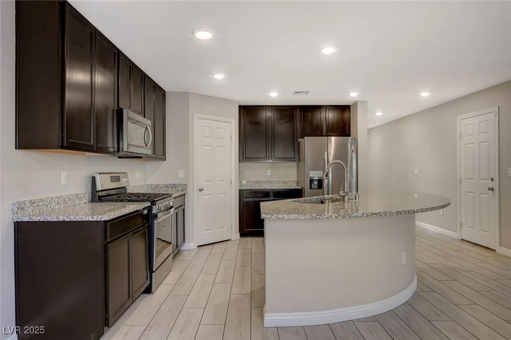 3849 Park Field, Las Vegas, NV 89120