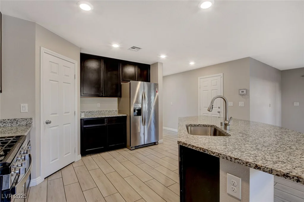 3849 Park Field, Las Vegas, NV 89120