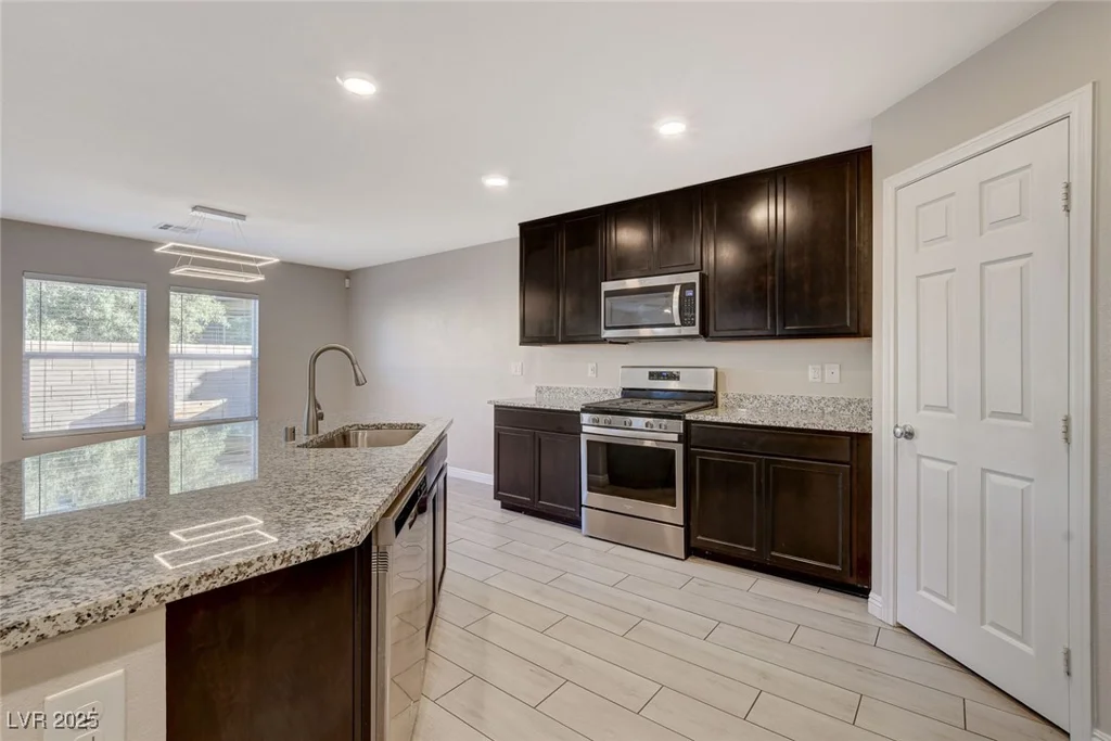 3849 Park Field, Las Vegas, NV 89120