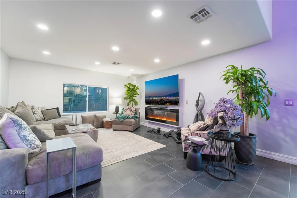 3364 Canoe Cove, Las Vegas, NV 89117