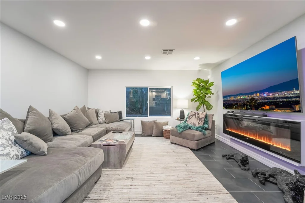 3364 Canoe Cove, Las Vegas, NV 89117