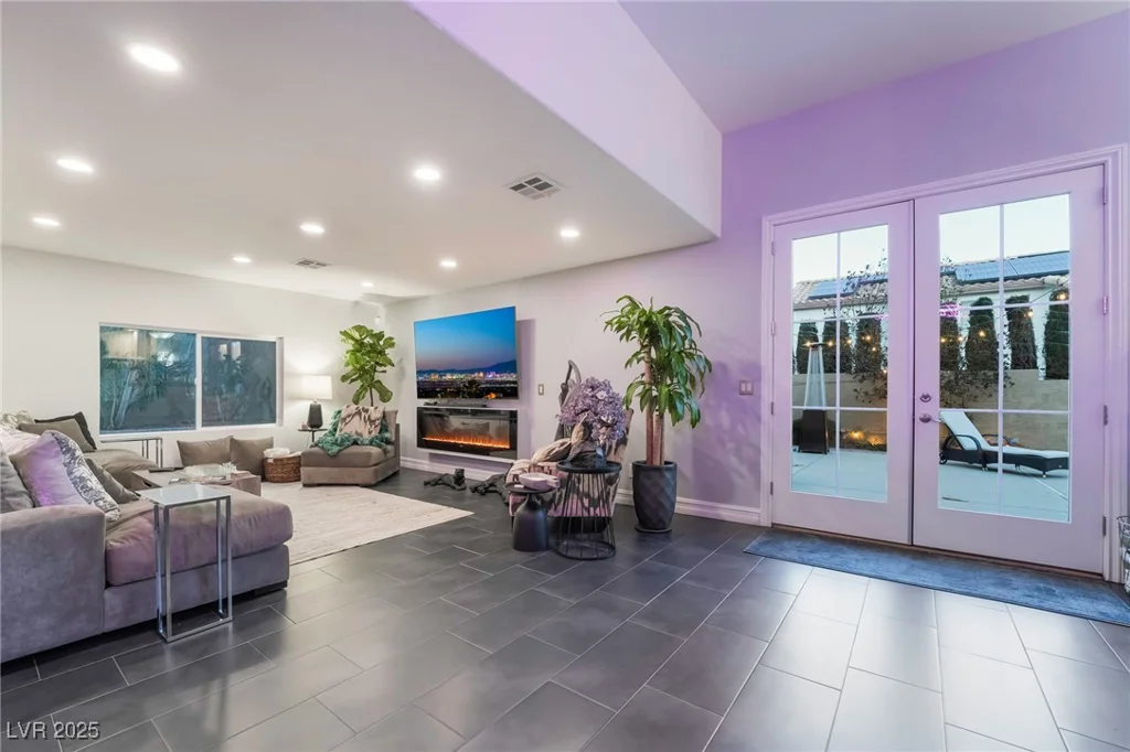 3364 Canoe Cove, Las Vegas, NV 89117