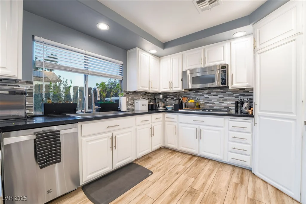 3364 Canoe Cove, Las Vegas, NV 89117
