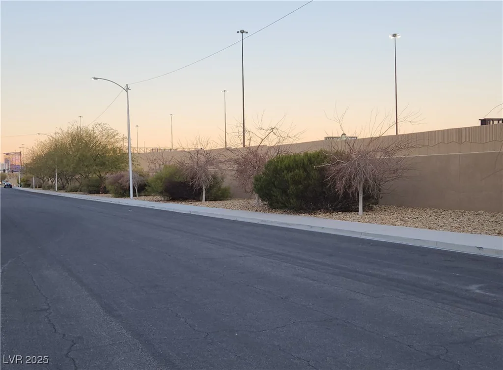 1808 Loch Lomond, Las Vegas, NV 89102