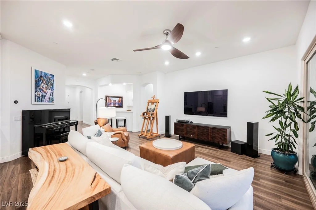 140 Springbough, Las Vegas, NV 89138