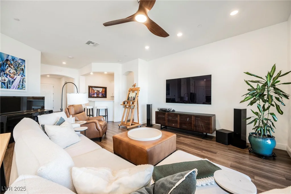 140 Springbough, Las Vegas, NV 89138