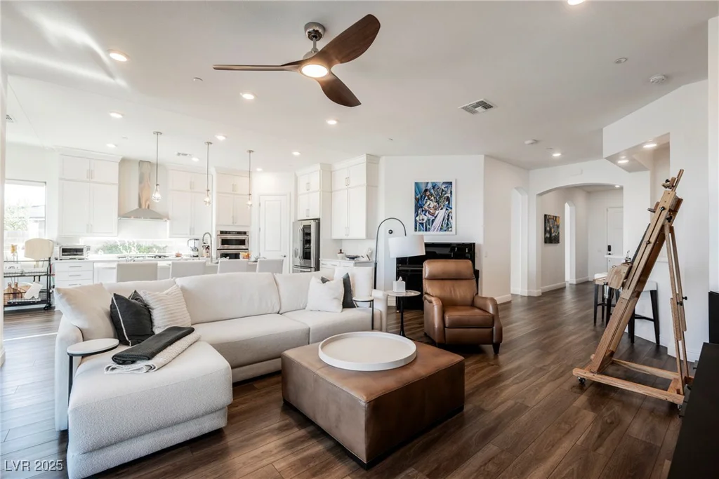 140 Springbough, Las Vegas, NV 89138