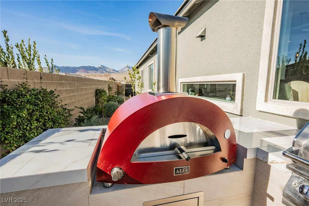 140 Springbough, Las Vegas, NV 89138