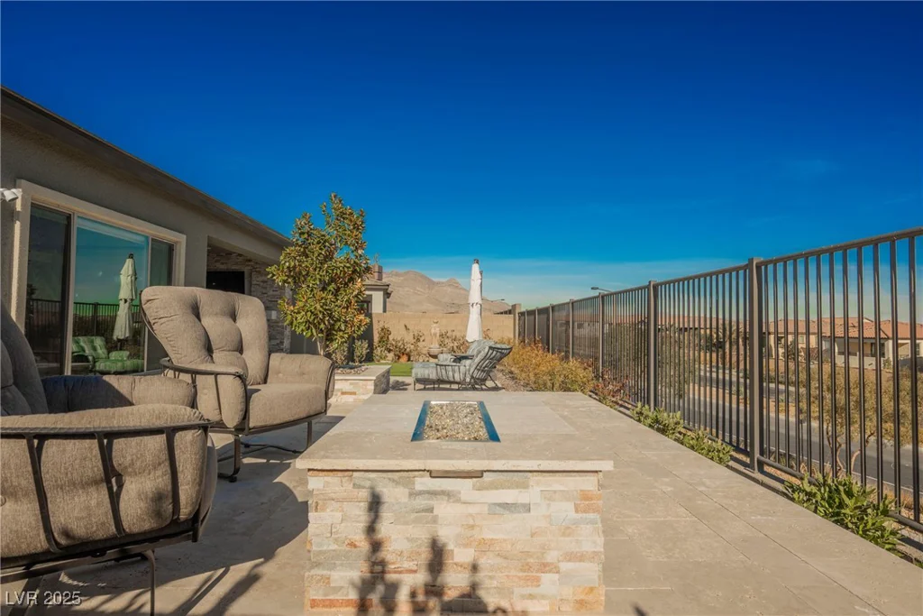 140 Springbough, Las Vegas, NV 89138