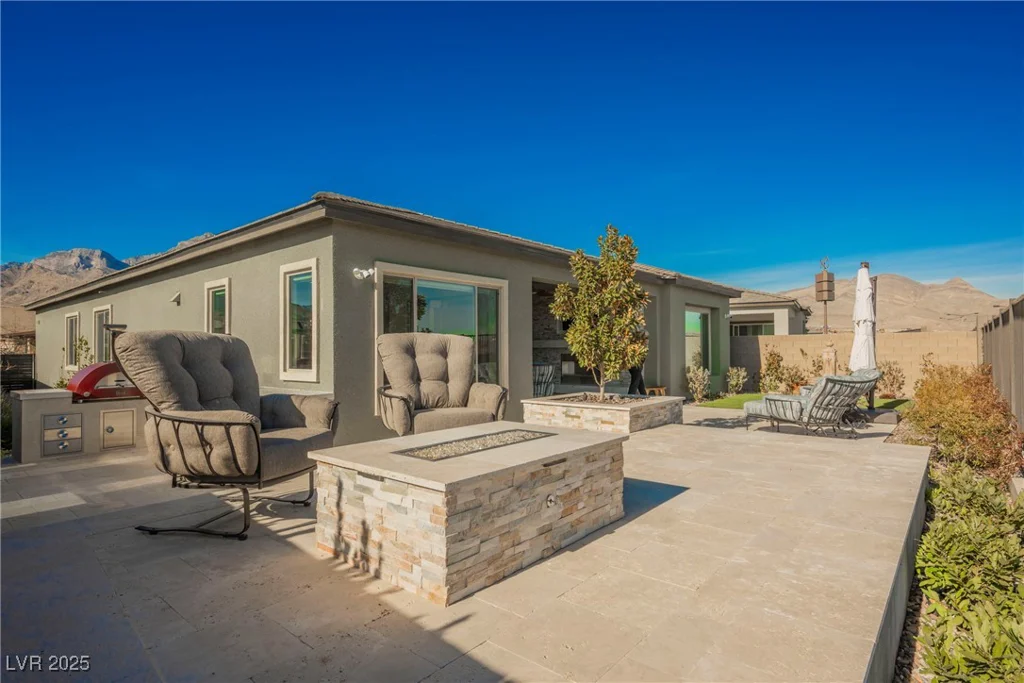 140 Springbough, Las Vegas, NV 89138