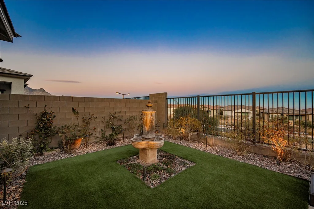 140 Springbough, Las Vegas, NV 89138