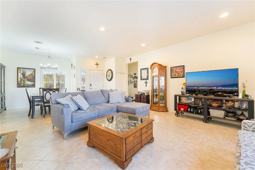 2810 Sapphire Desert, Henderson, NV 89052