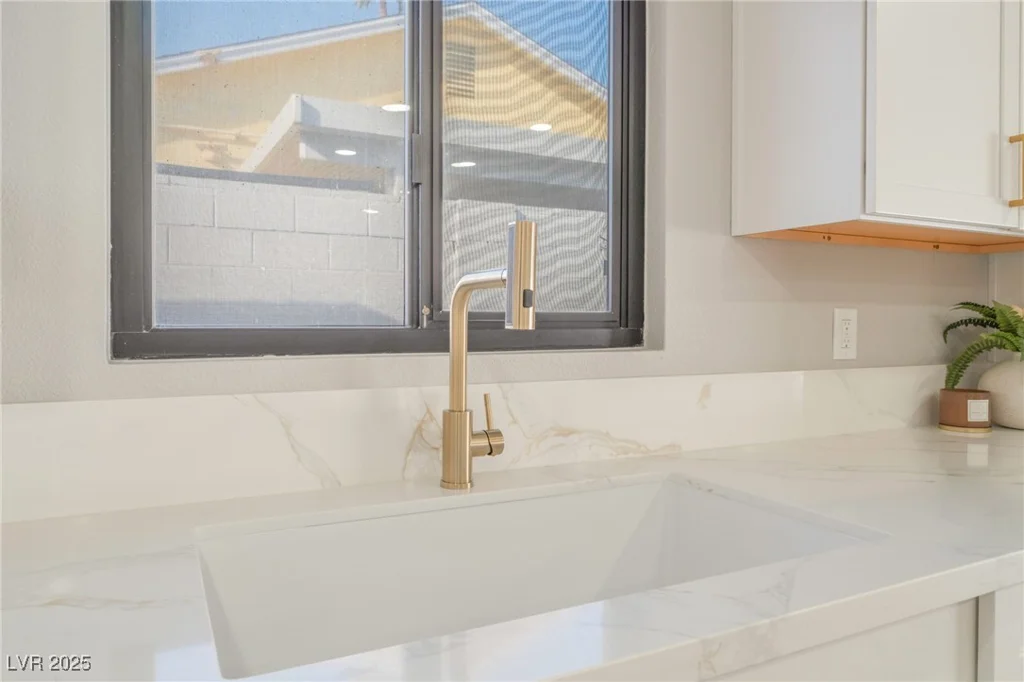 1313 Bonita, Las Vegas, NV 89104