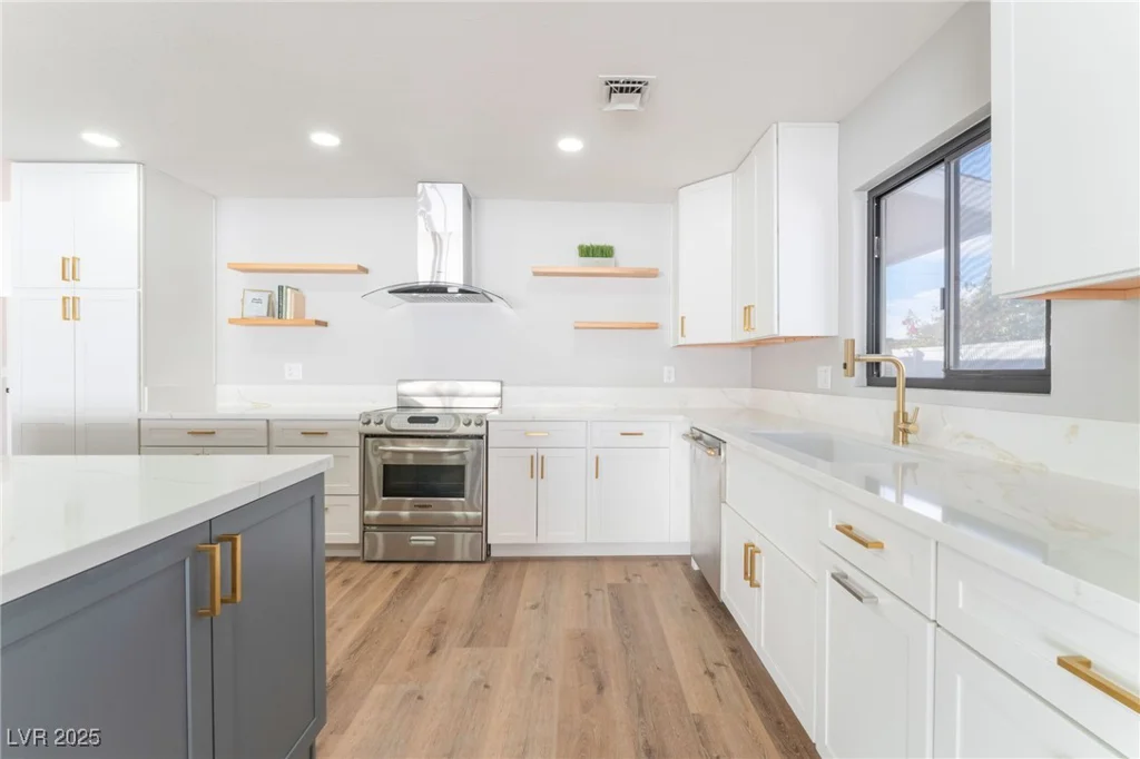 1313 Bonita, Las Vegas, NV 89104