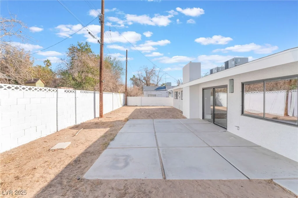 1313 Bonita, Las Vegas, NV 89104