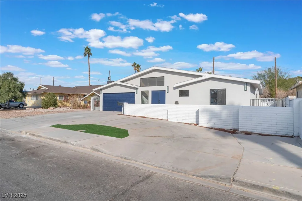 1313 Bonita, Las Vegas, NV 89104
