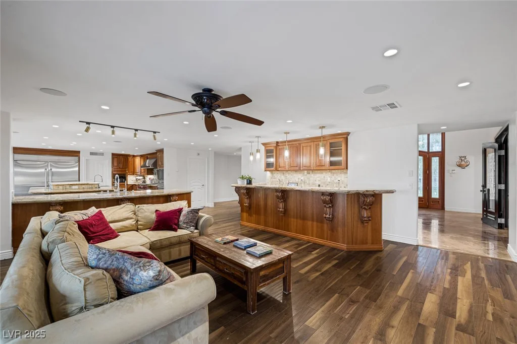 105 Quail Run, Henderson, NV 89014