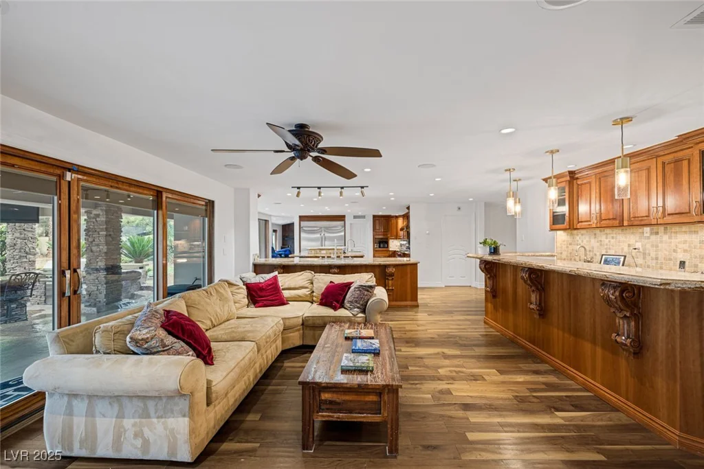 105 Quail Run, Henderson, NV 89014