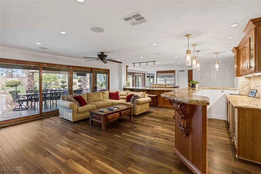 105 Quail Run, Henderson, NV 89014