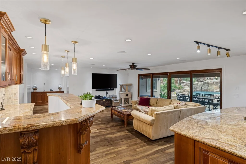 105 Quail Run, Henderson, NV 89014