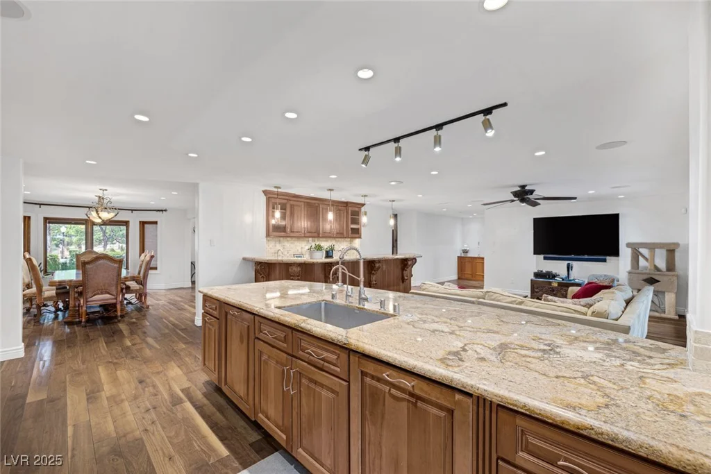 105 Quail Run, Henderson, NV 89014