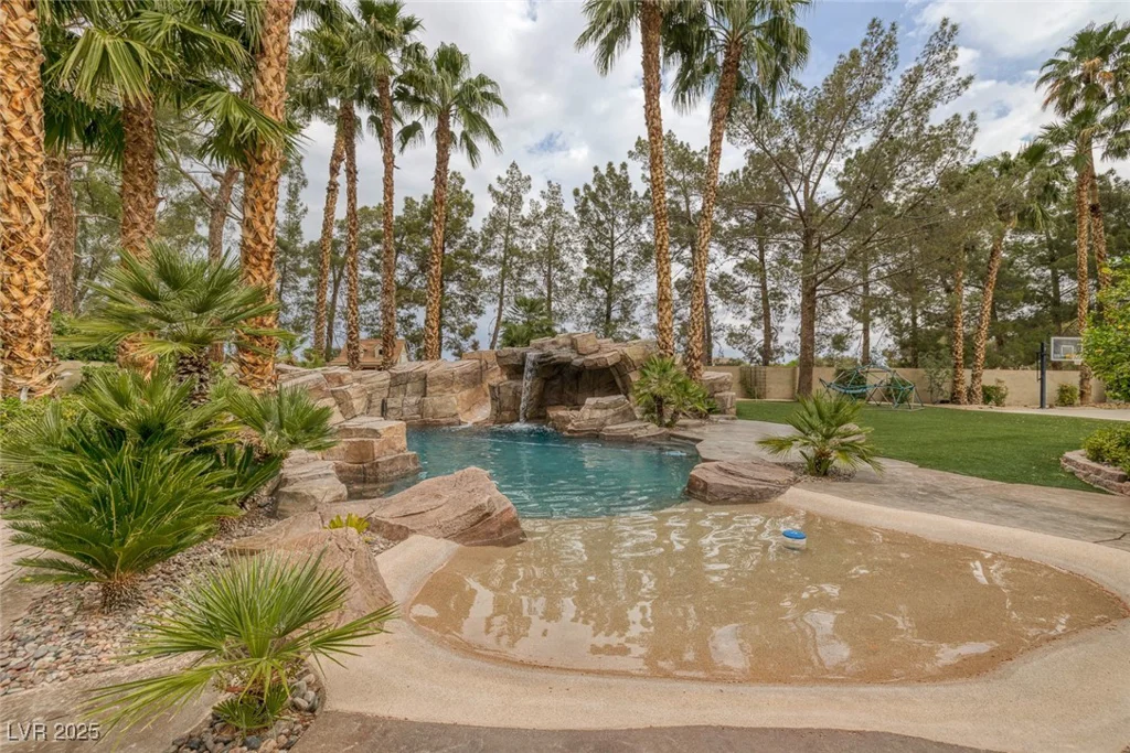 105 Quail Run, Henderson, NV 89014