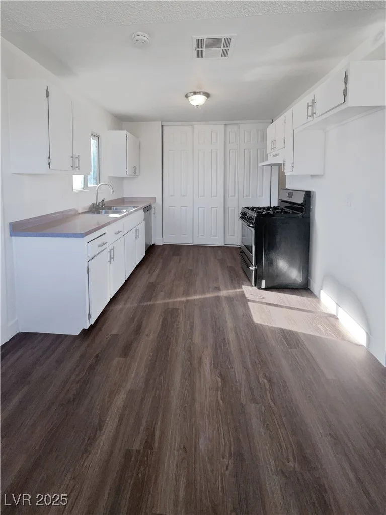 3109 Crawford, North Las Vegas, NV 89030