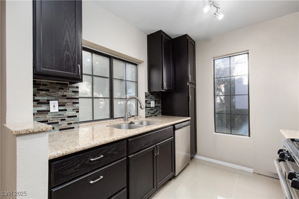 4839 Torrey Pines, Las Vegas, NV 89103