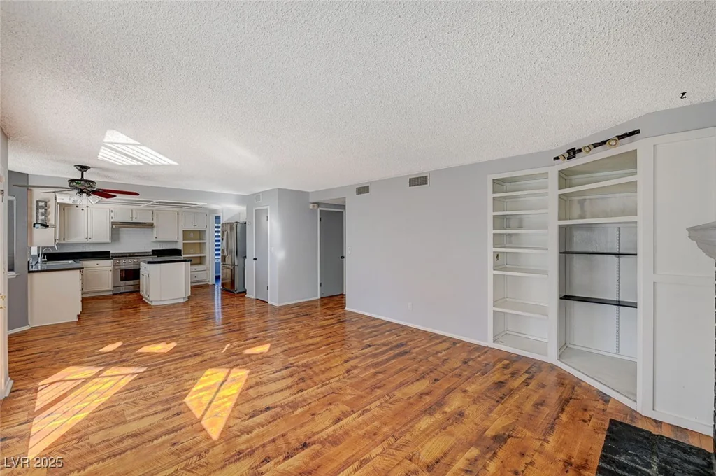 2101 Autumn Lull, Las Vegas, NV 89146