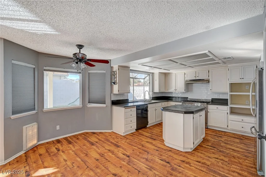 2101 Autumn Lull, Las Vegas, NV 89146