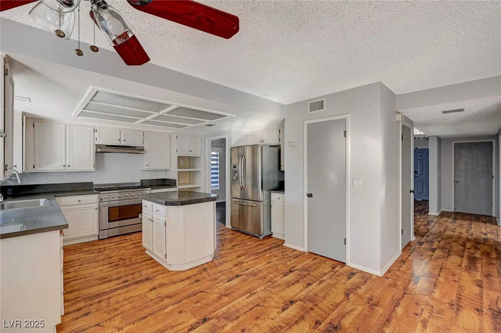 2101 Autumn Lull, Las Vegas, NV 89146