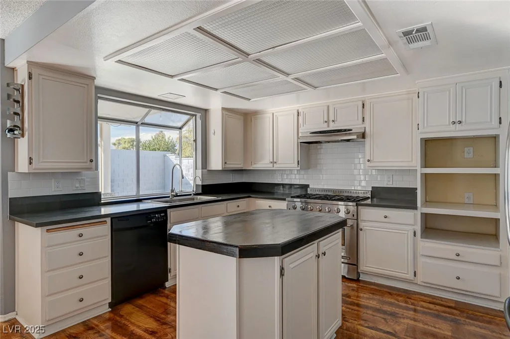 2101 Autumn Lull, Las Vegas, NV 89146
