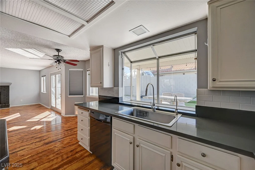 2101 Autumn Lull, Las Vegas, NV 89146