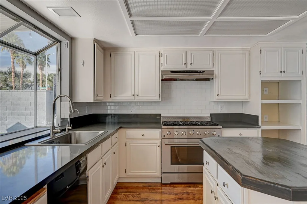 2101 Autumn Lull, Las Vegas, NV 89146