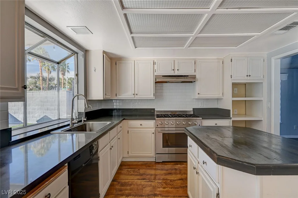 2101 Autumn Lull, Las Vegas, NV 89146