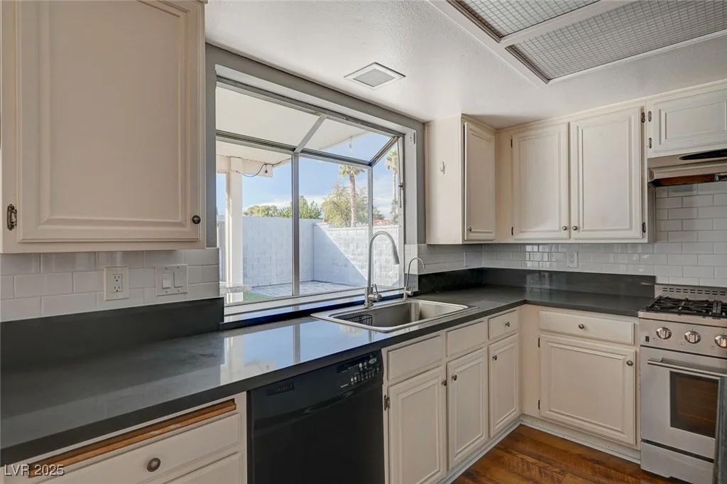2101 Autumn Lull, Las Vegas, NV 89146