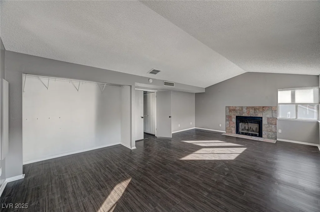 2101 Autumn Lull, Las Vegas, NV 89146