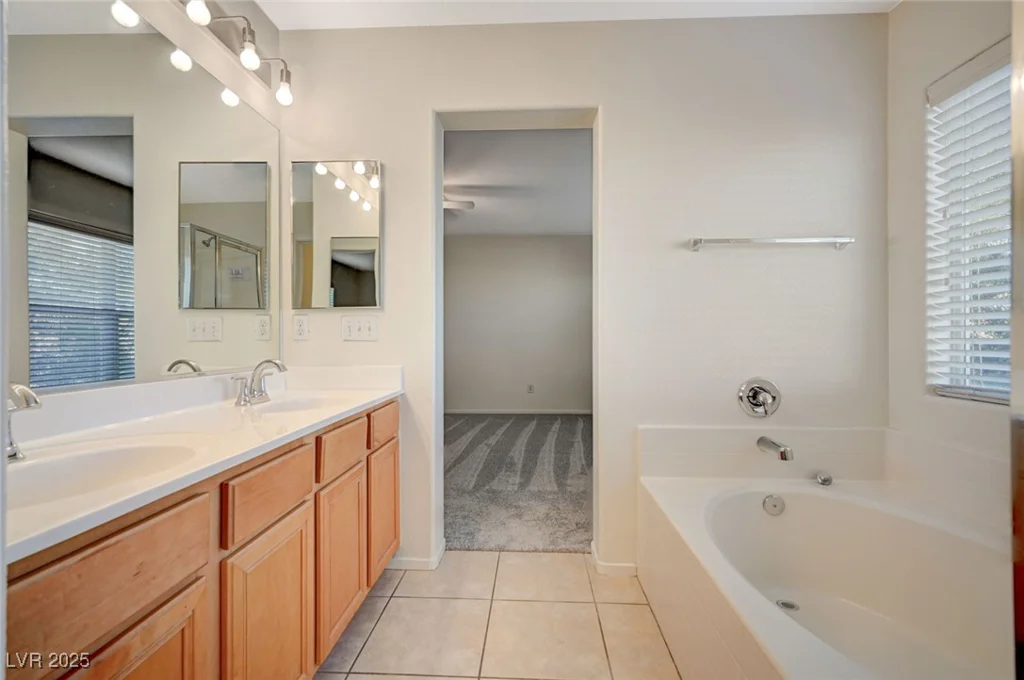8856 Ashley Park, Las Vegas, NV 89148
