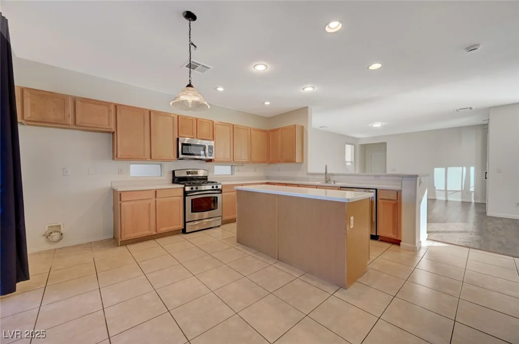 8856 Ashley Park, Las Vegas, NV 89148