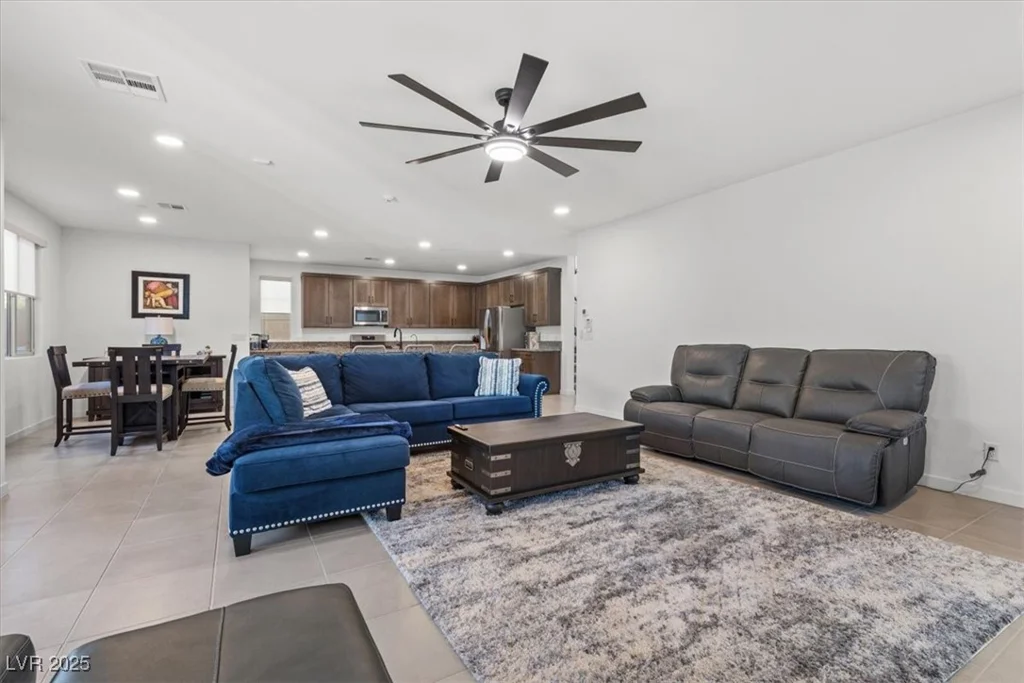 6833 Desert Finch, North Las Vegas, NV 89084