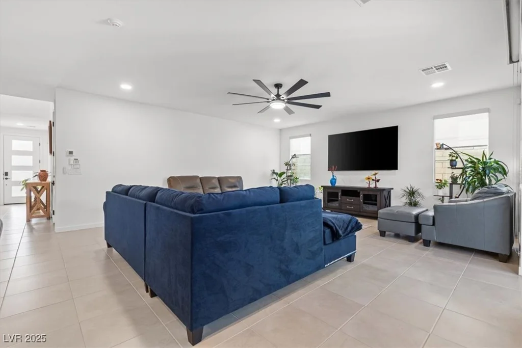 6833 Desert Finch, North Las Vegas, NV 89084