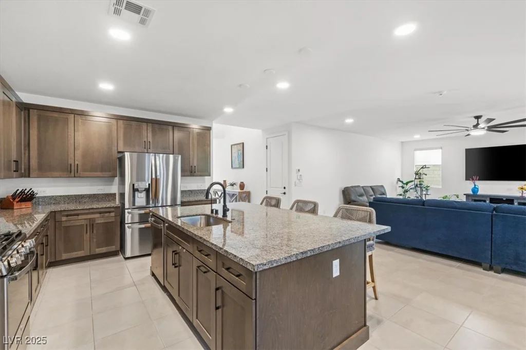 6833 Desert Finch, North Las Vegas, NV 89084