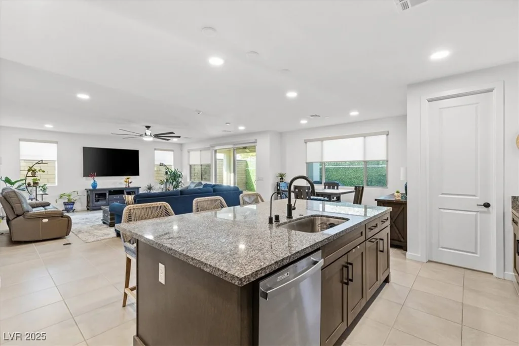 6833 Desert Finch, North Las Vegas, NV 89084