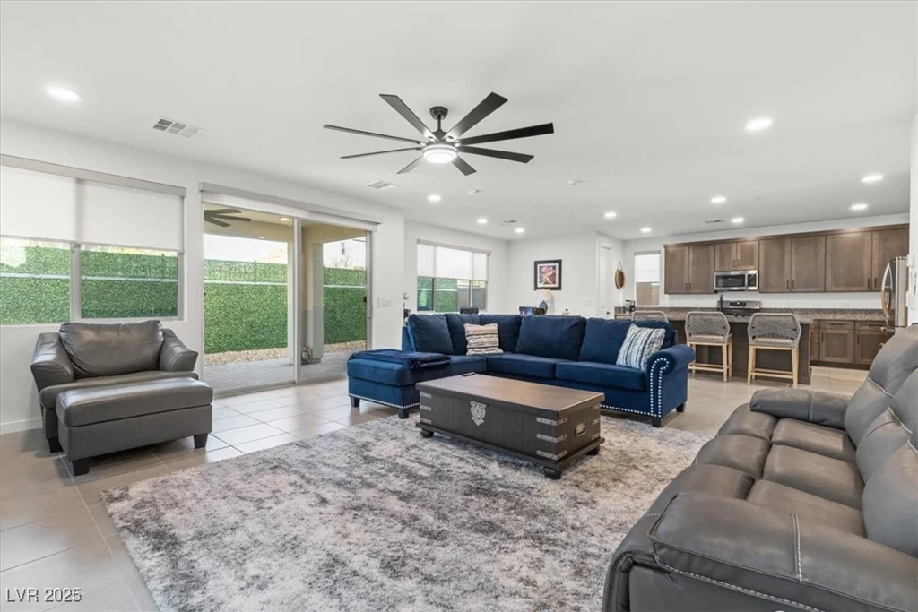 6833 Desert Finch, North Las Vegas, NV 89084