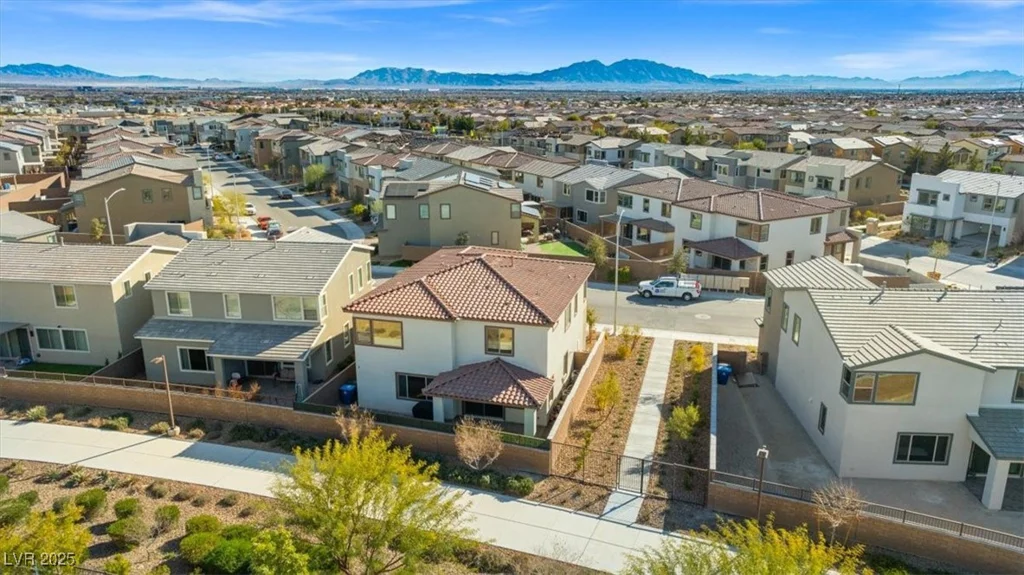 6833 Desert Finch, North Las Vegas, NV 89084